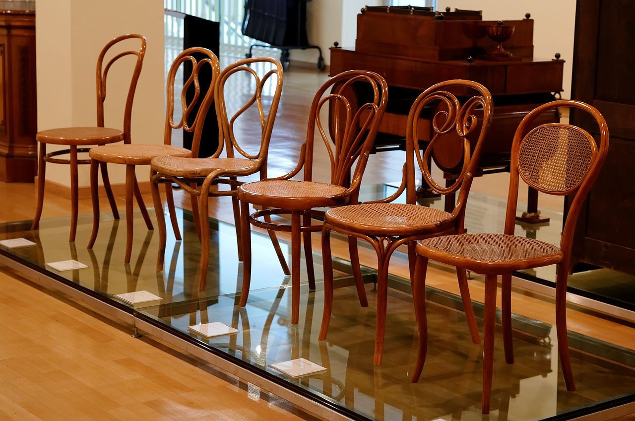 Apa Keunggulan Thonet Chair dari Nusa Group Furniture