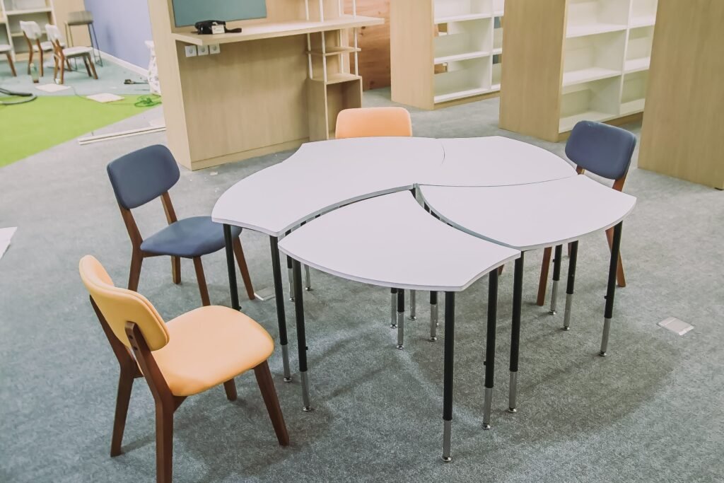 Fan School Table